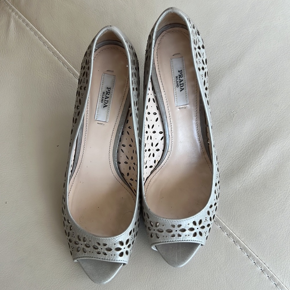 Prada Milano Decolte Powder Perforated Heels Pumps - Picture 12 of 12